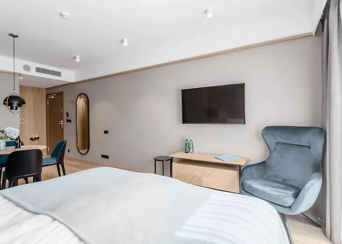 Deo Plaza Old Town - *