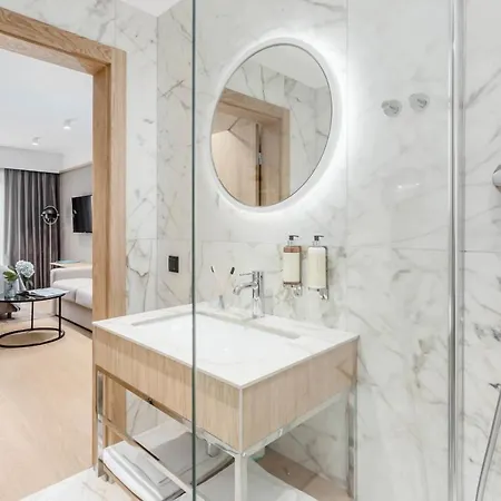 Deo Plaza Old Town - *